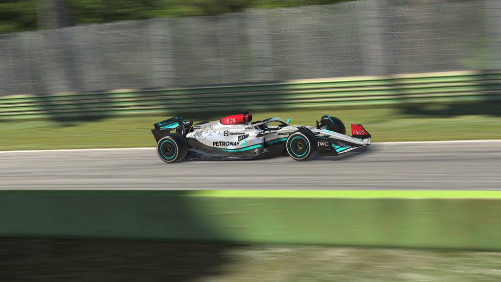 Mercedes W13 cockpit